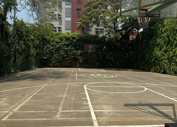 Shane's Spot Pool Netflix And Wi-fi Near Cbd * Manila